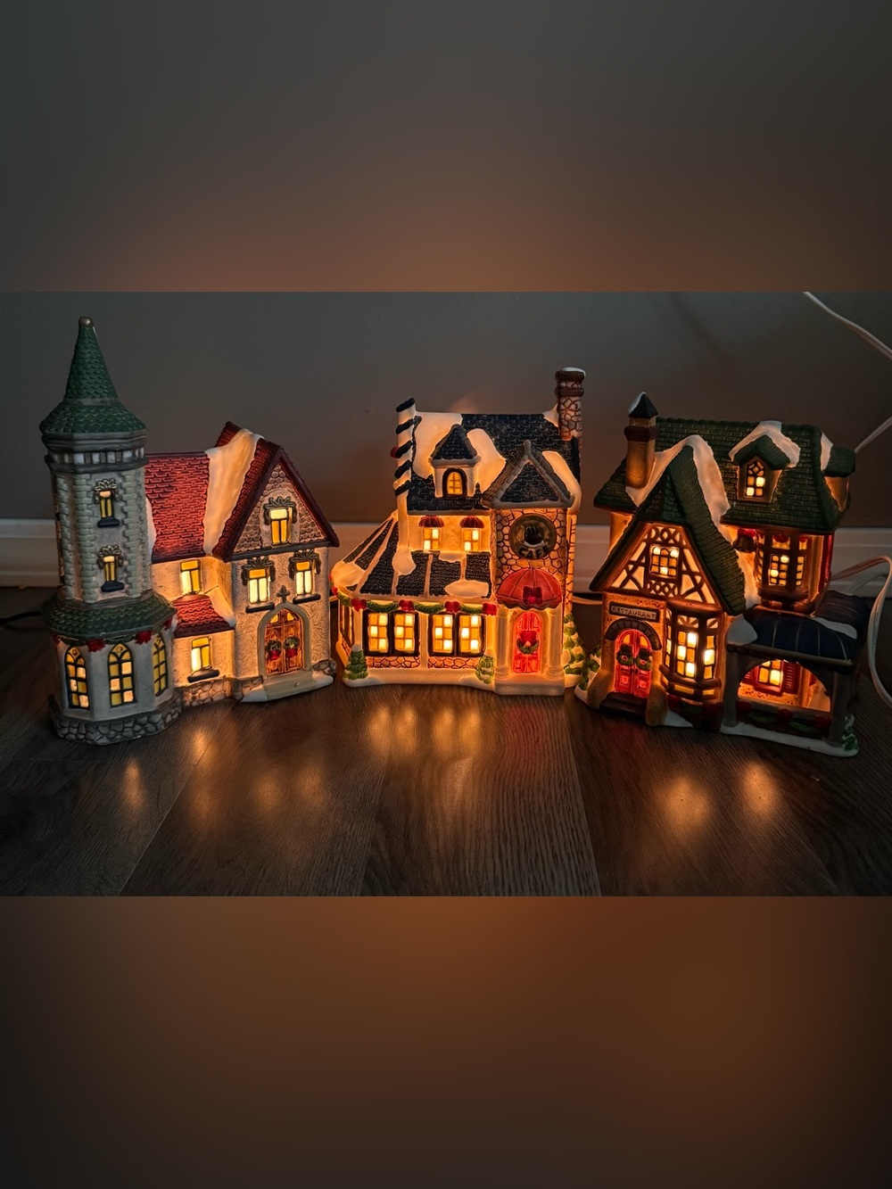 VTG Holiday Time 3 Piece Village Collectibles Lighted House Value Pack WITH BOX